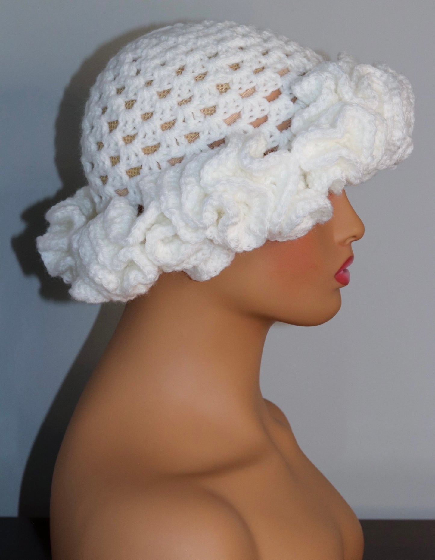 Barbie’s Deluxe Ruffle Hat | White