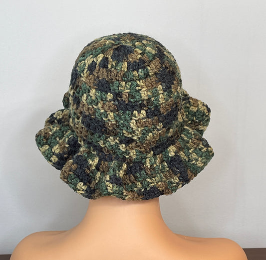 Wavy Ruffle Hat | Camo