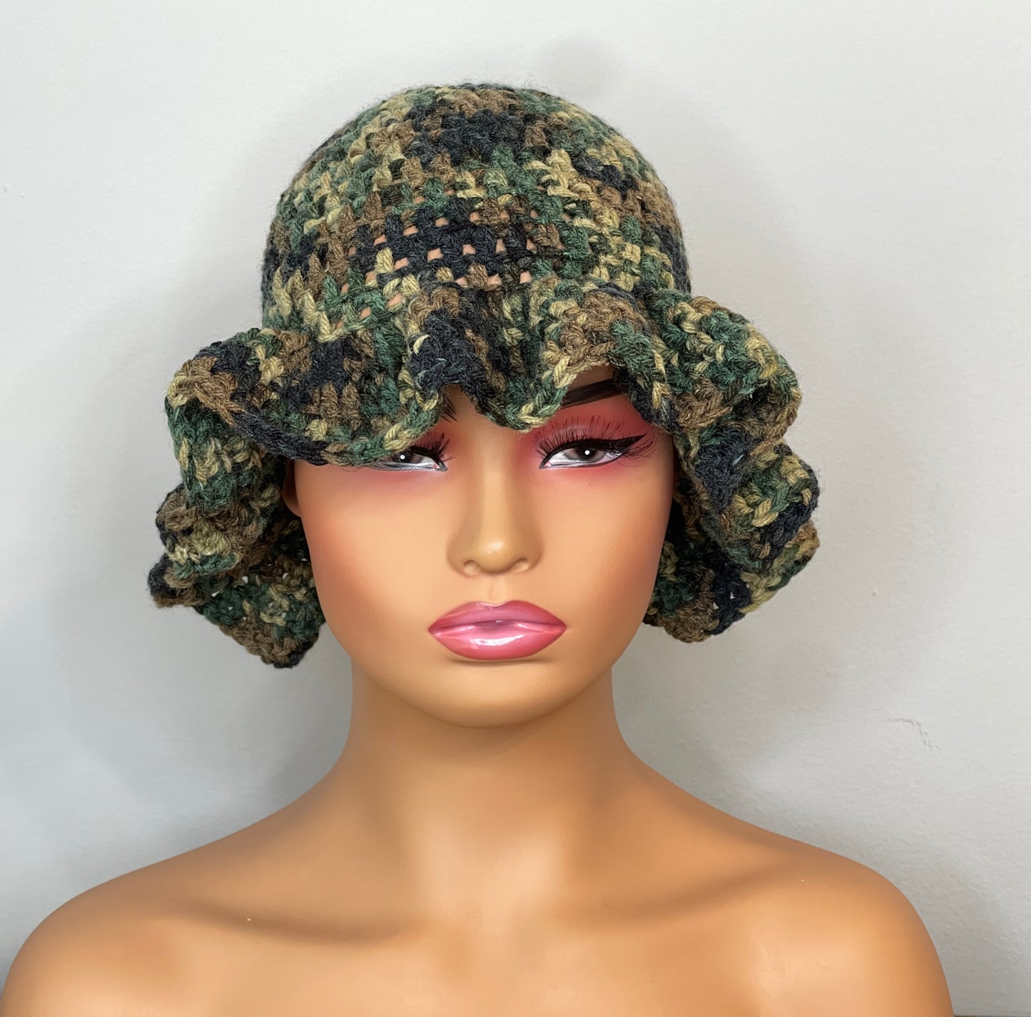 Wavy Ruffle Hat | Camo